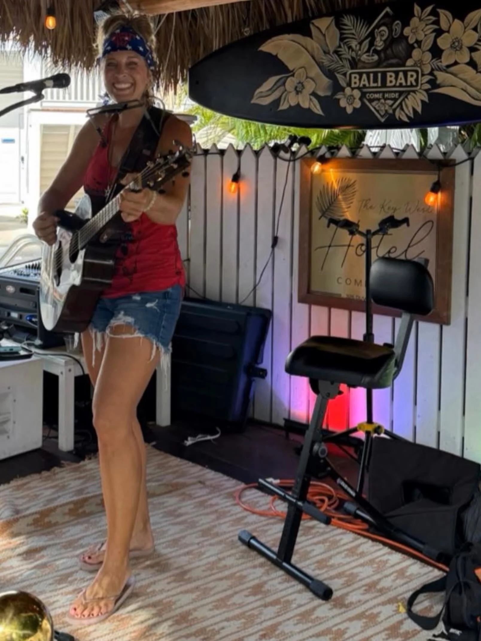 Dang I love my job&hellip; 
#tikibar #merica @the_keywest_hotel 
#memorialday #usa #standup