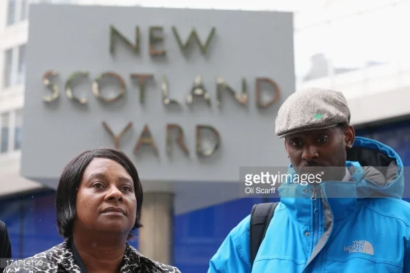 Daniel Morgan murder case 'corruption link' with Lawrence investigation - BBC News