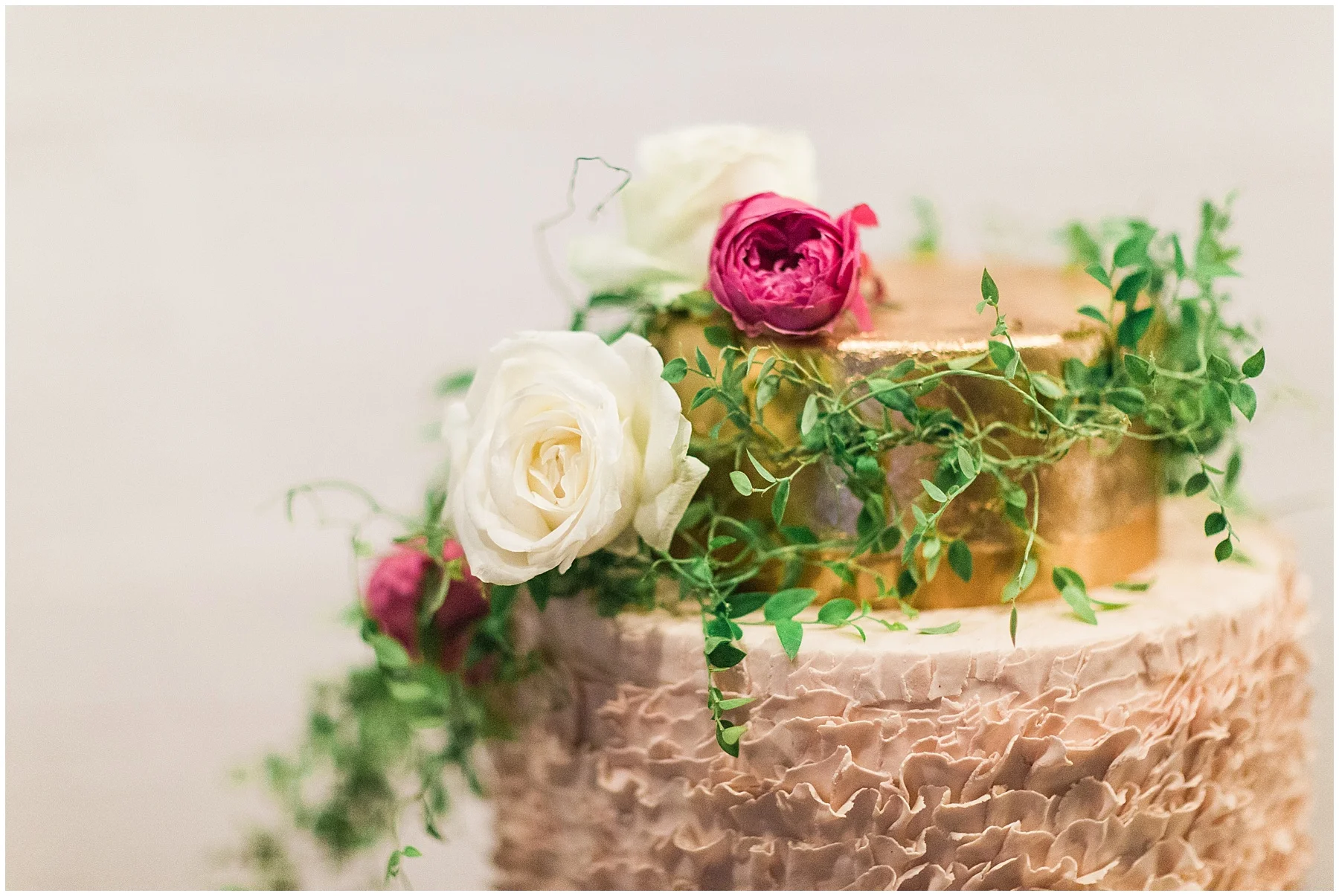 AliciaLandman_JoleneandZander_Wedding_The Pretty Blog_0413.jpg