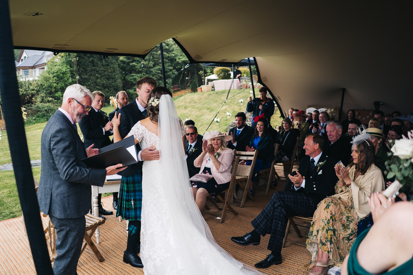 scottish-wedding-trossachs-loch-tay-highlannds-relaxed-photography-photographer-0023.jpg