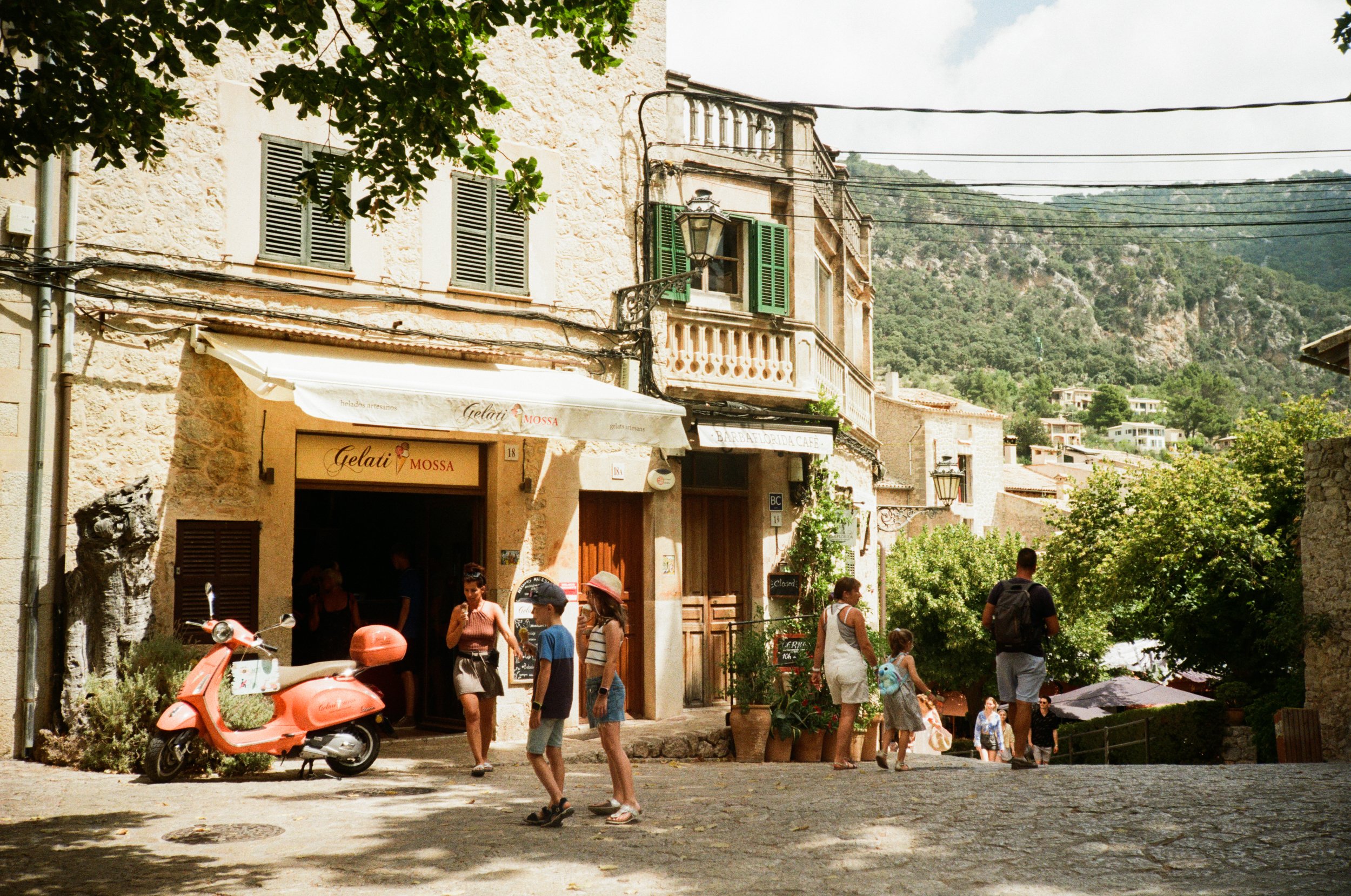 ibiza-mallorca-travel-photography-on-35mm-film-canon-portra-0013.jpg