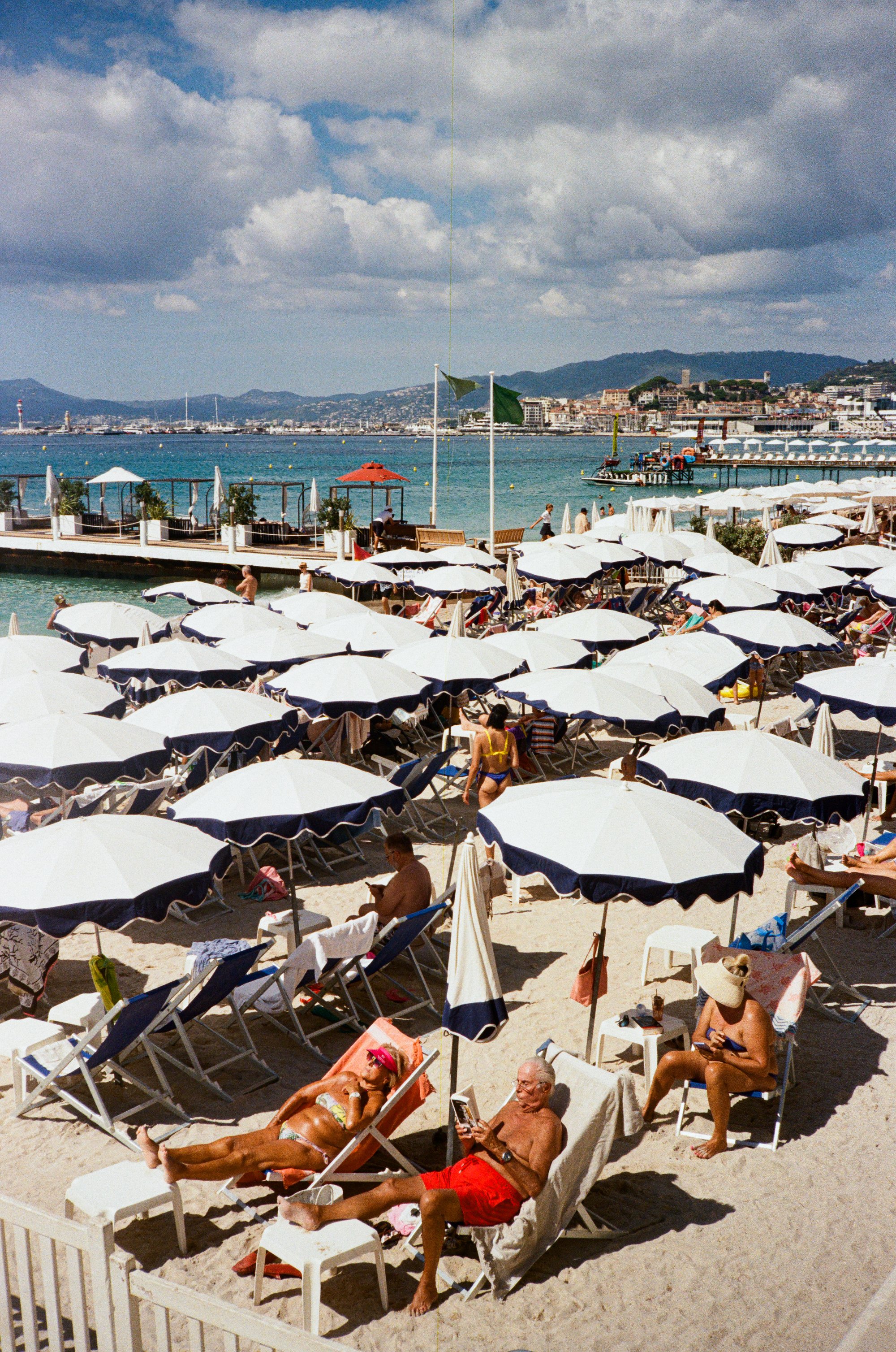 cannes-nice-menton-on-film-portra-160-35mm-film-0010.jpg