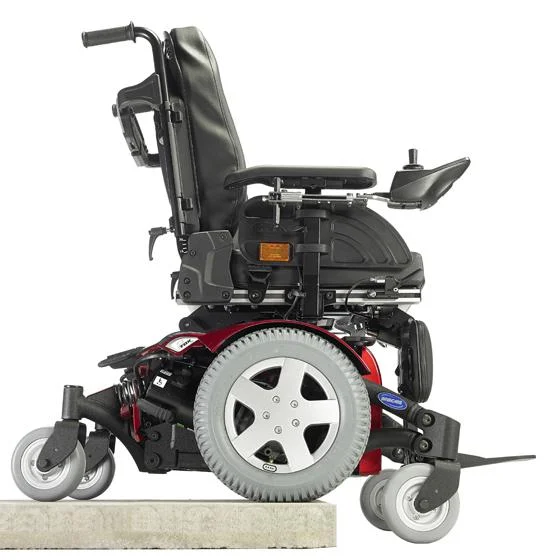 bac87d6f98a1c850576f3a162d9f1e7e-69_tdx2-picture_3-en_GB--1438876453-Invacare TDX SP2 HD Obstacle.jpg