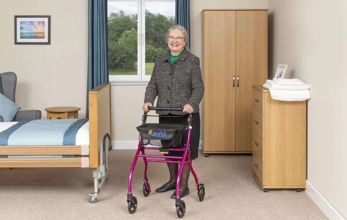alerta-four-wheel-indoor-rollator-in-situ.jpg