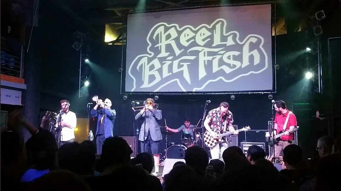 Reel_Big_Fish_with_Suburban_Legends_and_The_Maxies_photo.jpg