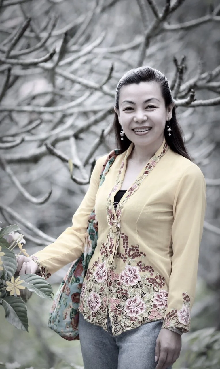 书香  /  Book Fragrance by Zou Lu