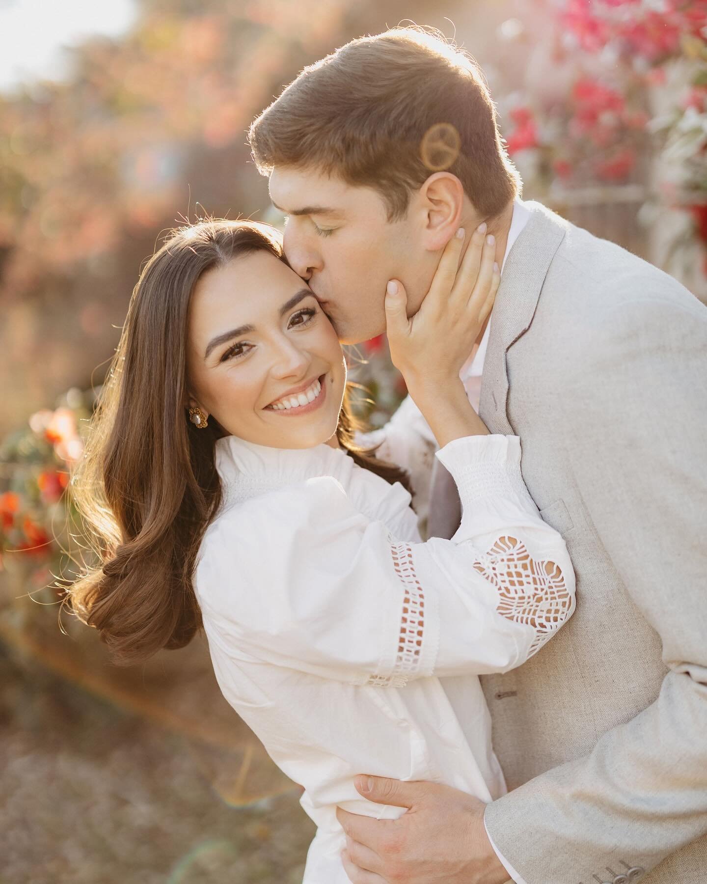 Loved this stunning couples engagement photos! I love the chance to photograph the couple before the wedding to connect and get a feel for how to pose them best🥰