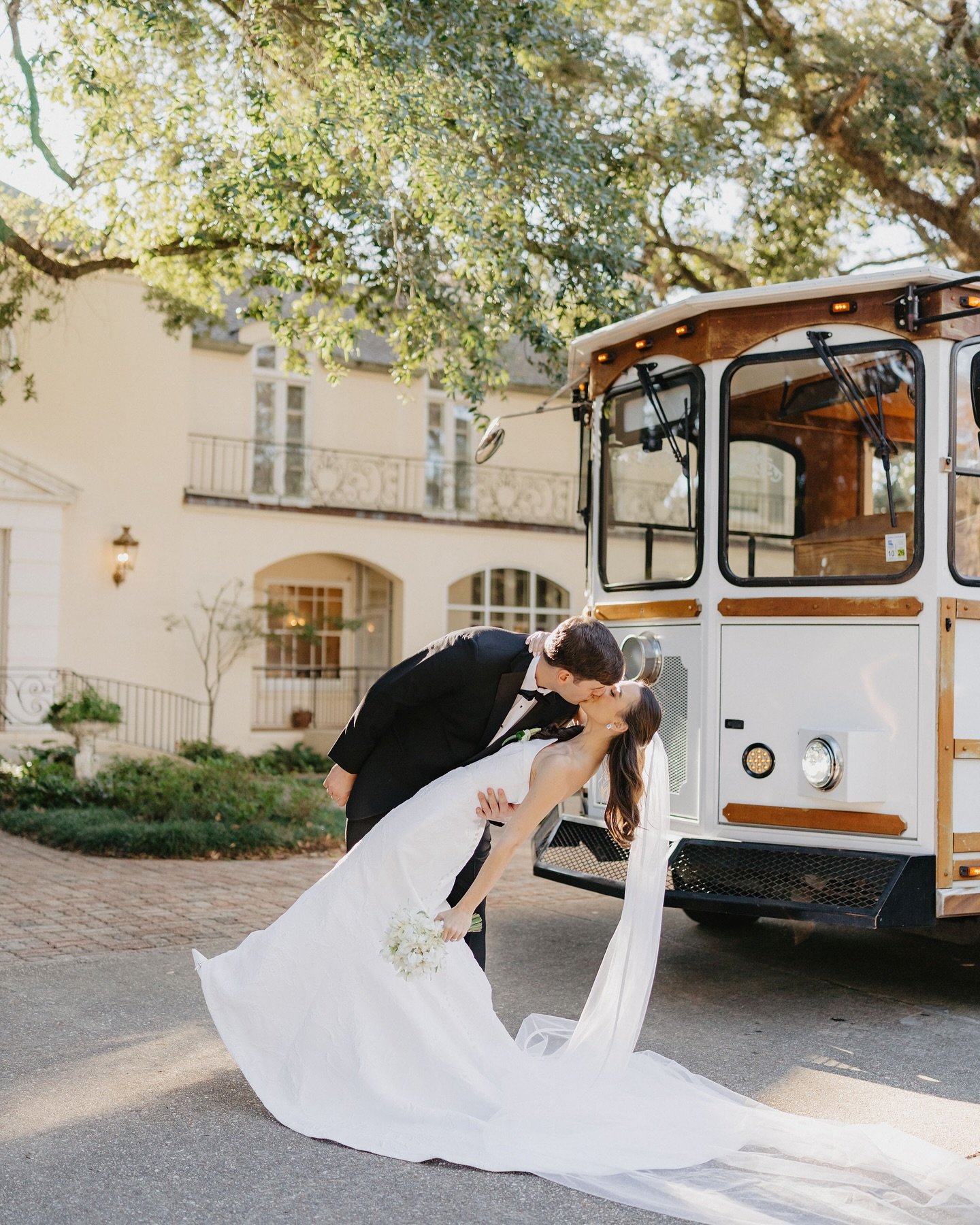 Not sure how it&rsquo;s taken me so long to post these!! I saw them at the airport this weekend and it reminded me I have to post their gorgeous wedding photos😍