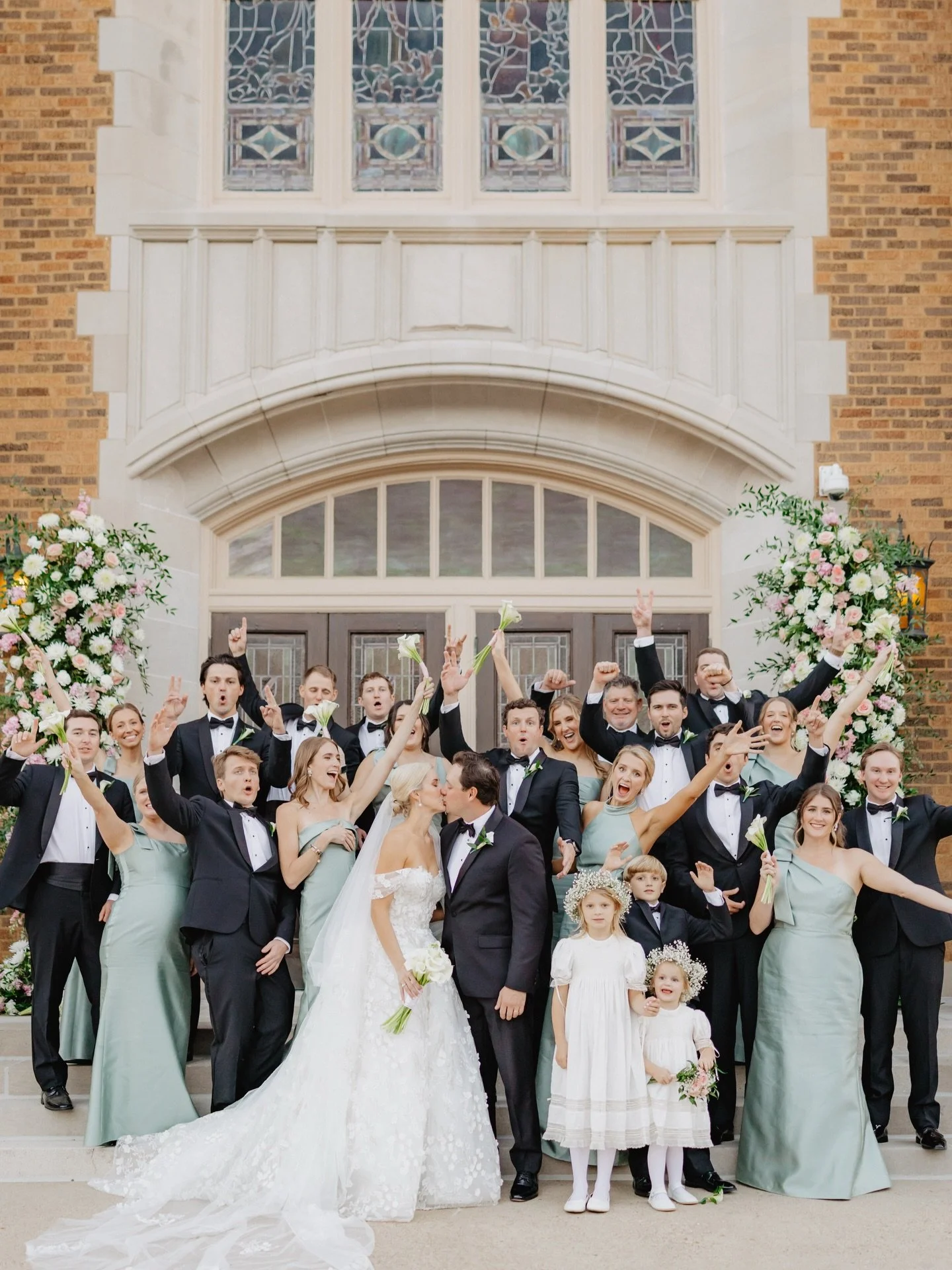 Just married cheers on the church steps🤍✨