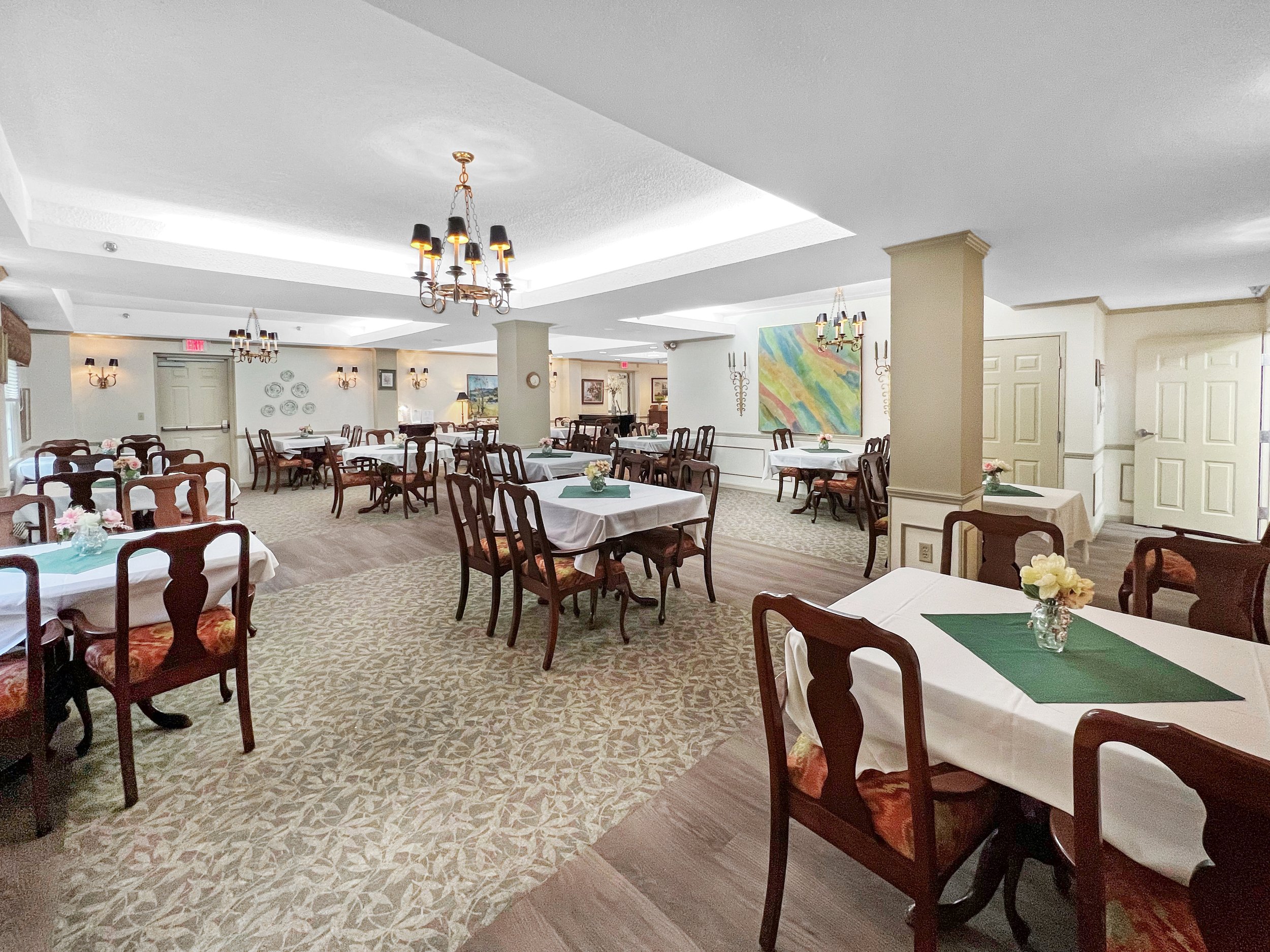  Luxury Senior Apartments located in the Village of New Hartford, NY. Serving the Greater Utica, NY area with quality senior living since 1882! 