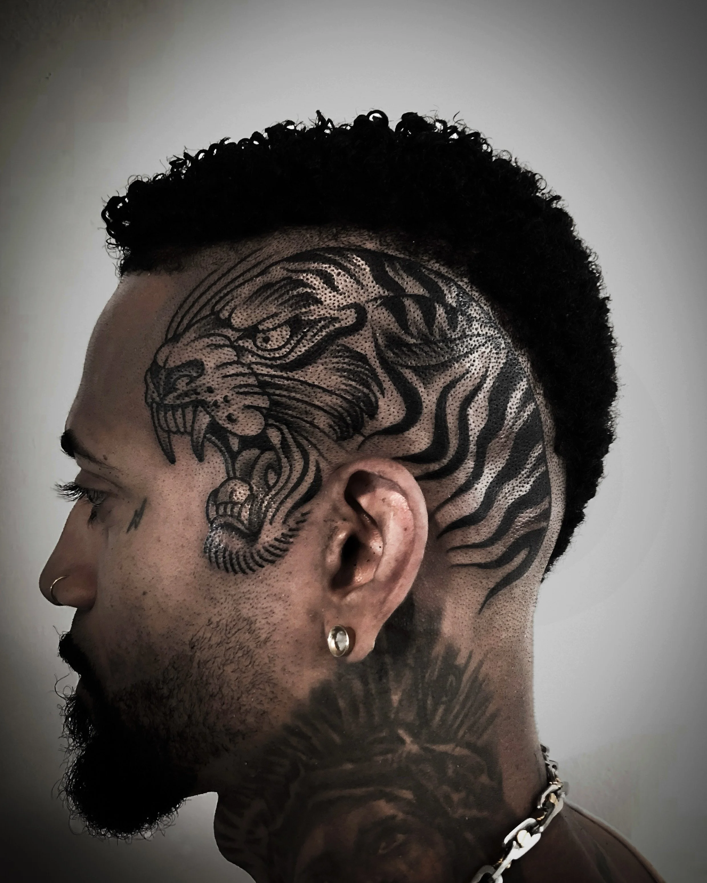 christian-otto-traditional-blackwork-tiger-head-tattoo-los-angeles.JPG