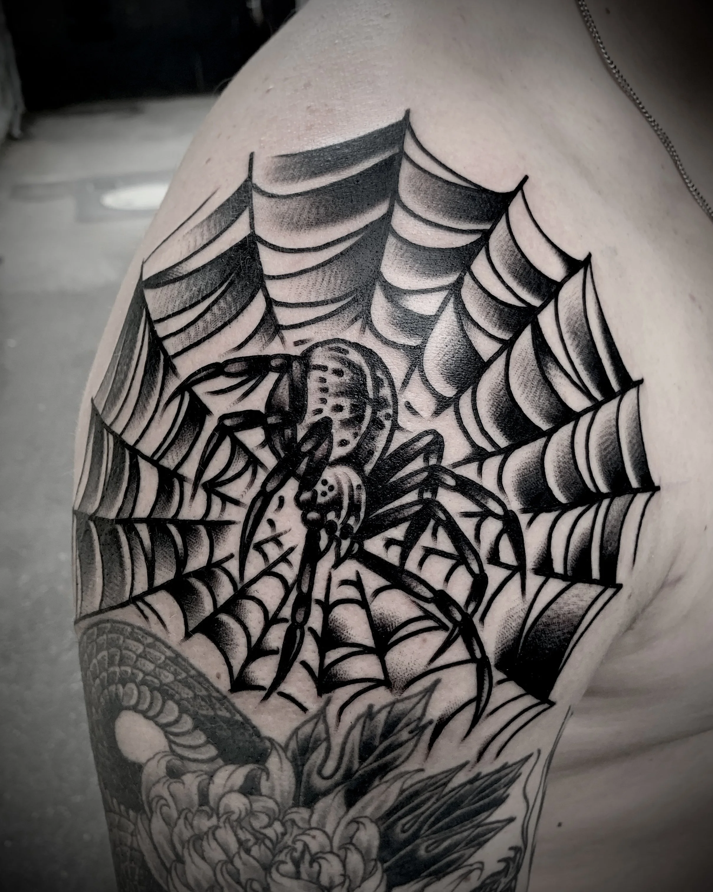 christian-otto-traditional-blackwork-spiderweb-tattoo-los-angeles.jpg