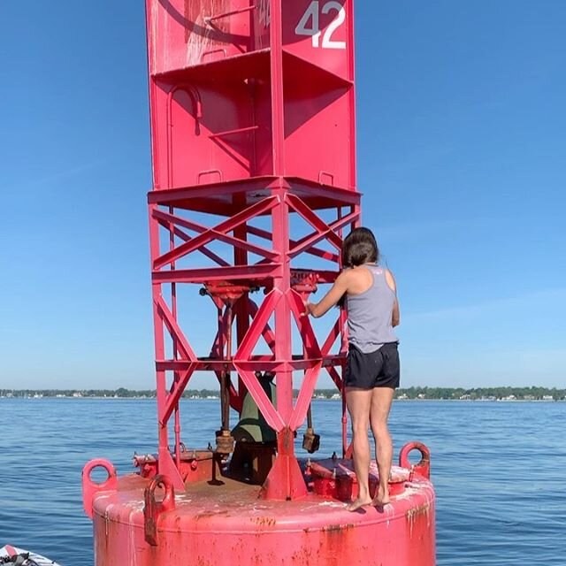 Just another mermaid 🧜🏻&zwj;♀️ morning in #longislandsound water so crystal clear that it makes me feel like crying #silverliningstocovid19 #joyfulsurfmom #mermaidlife #standuppaddle #standuppaddleboarding #sup #paddleboardingadventures and a few f