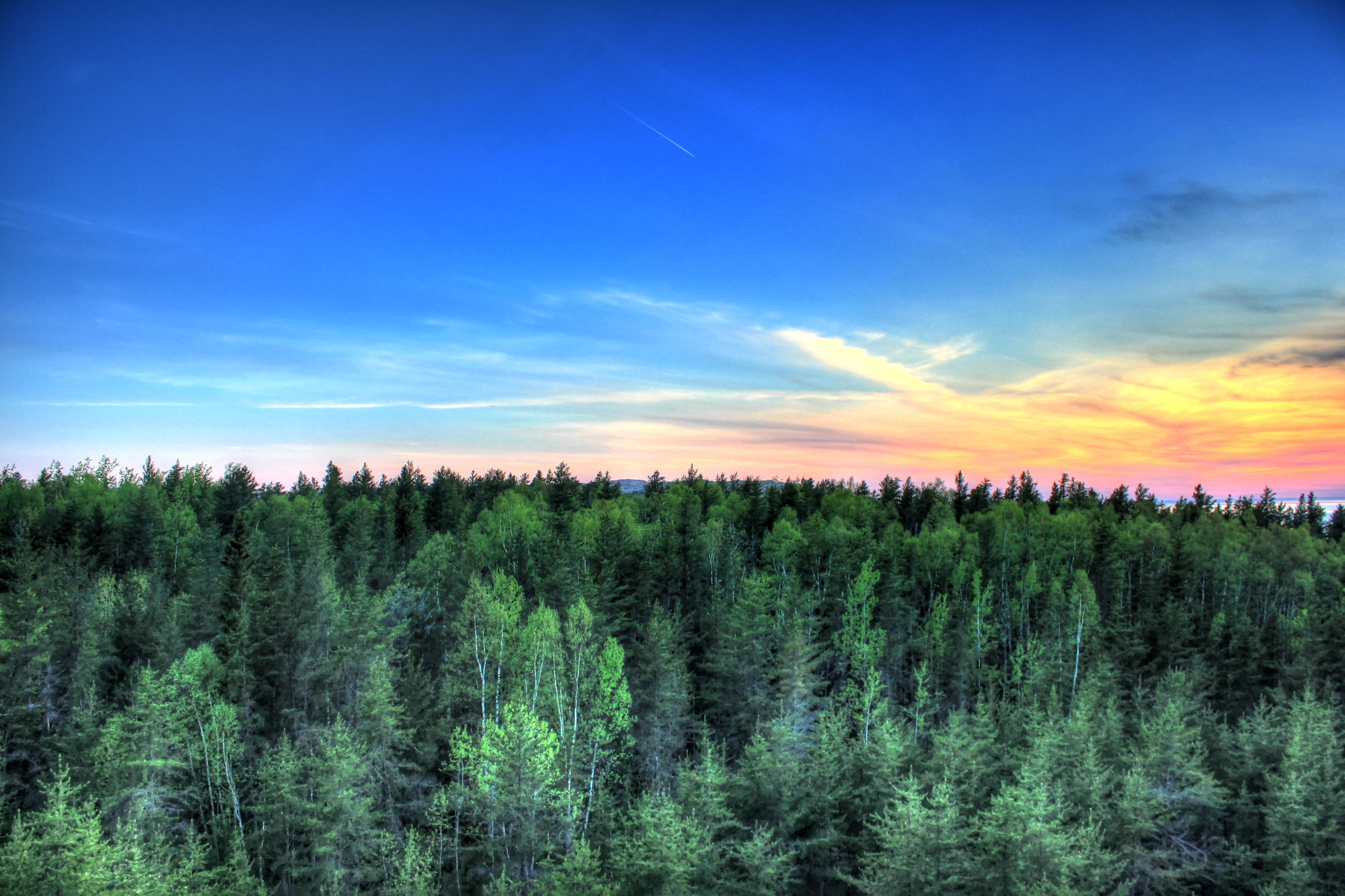 Sunset at Pictured Rocks National Lakeshore, Michigan (Photo via goodfreephotos.com)