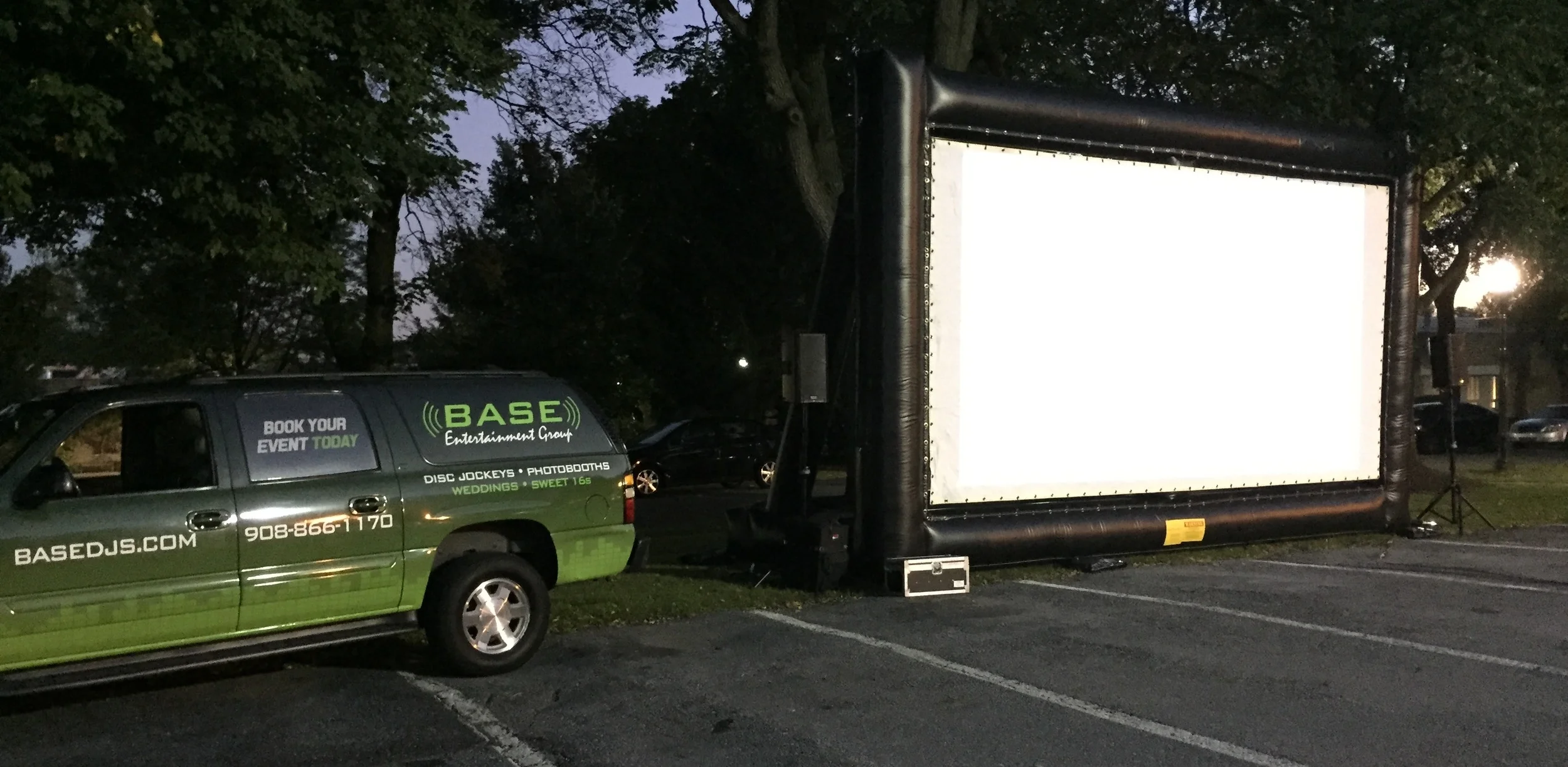 MovieScreenDaytimeBaseMobile.JPG