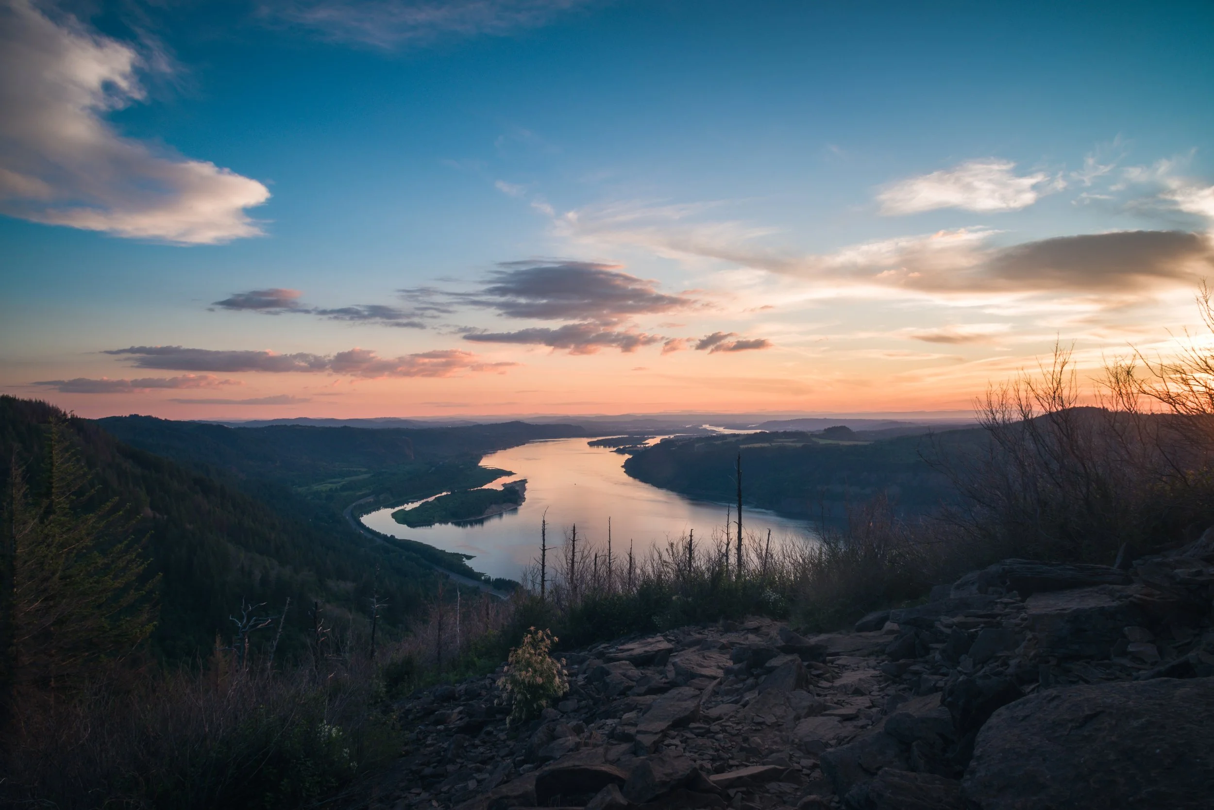 vecteezy_sunset-view-from-angels-rest_2076543.jpg