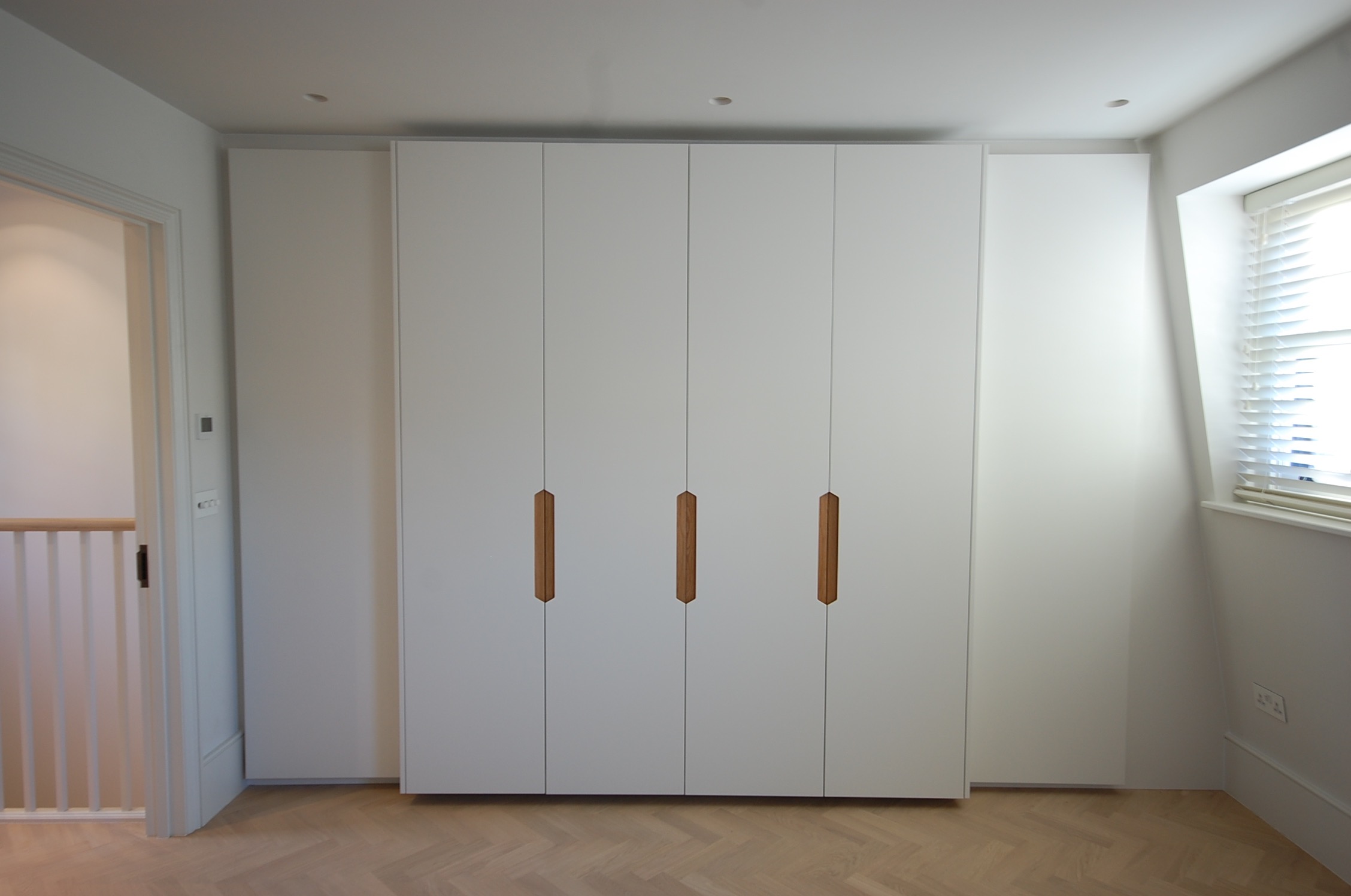 Chelsea, London Bespoke Wardrobe 1