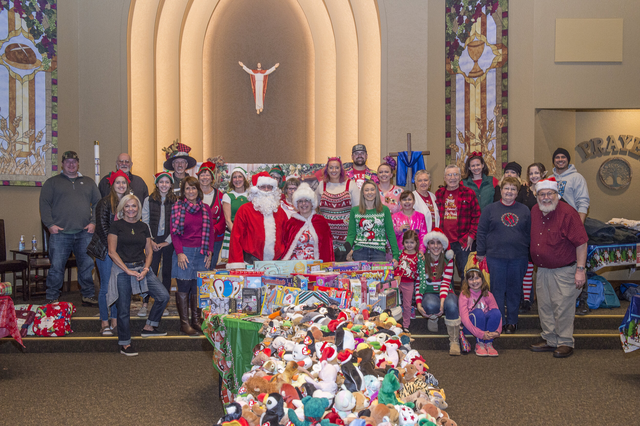 1912_Jingle Bucks_0008 Volunteer team.jpg