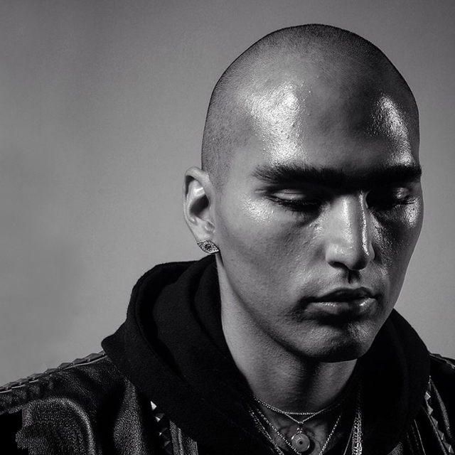 course-image_bald-model.jpg
