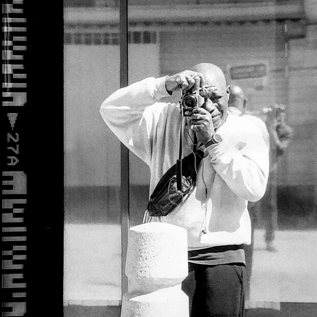 course-image_pointing-camera.jpg