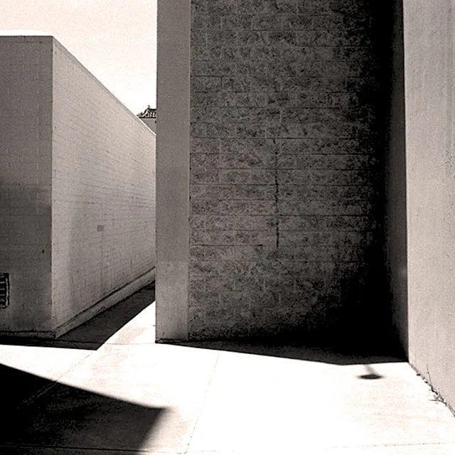 course-image_minimal-to-surreal_10-2026_15.jpg