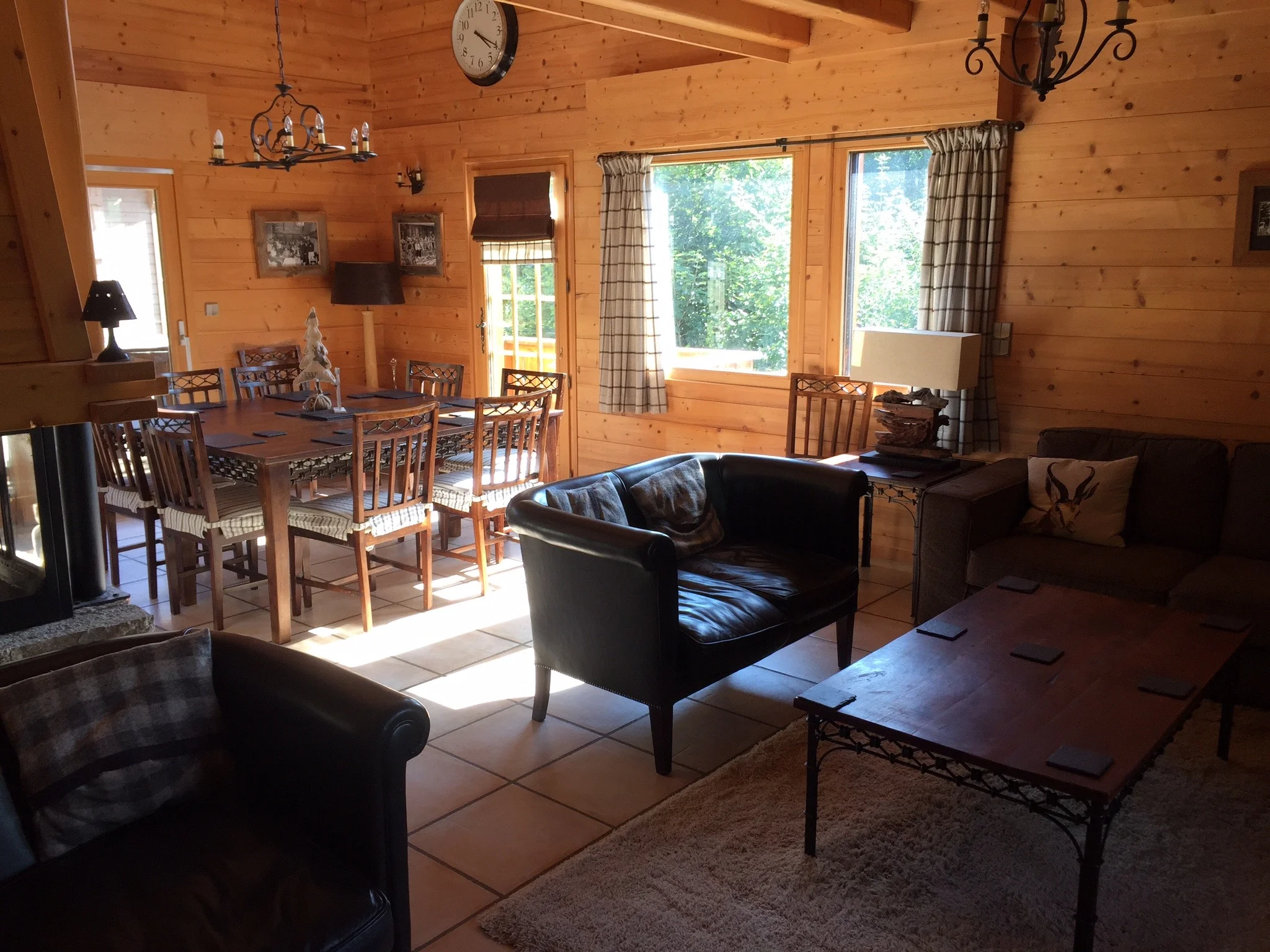 Dining Area (**).jpg