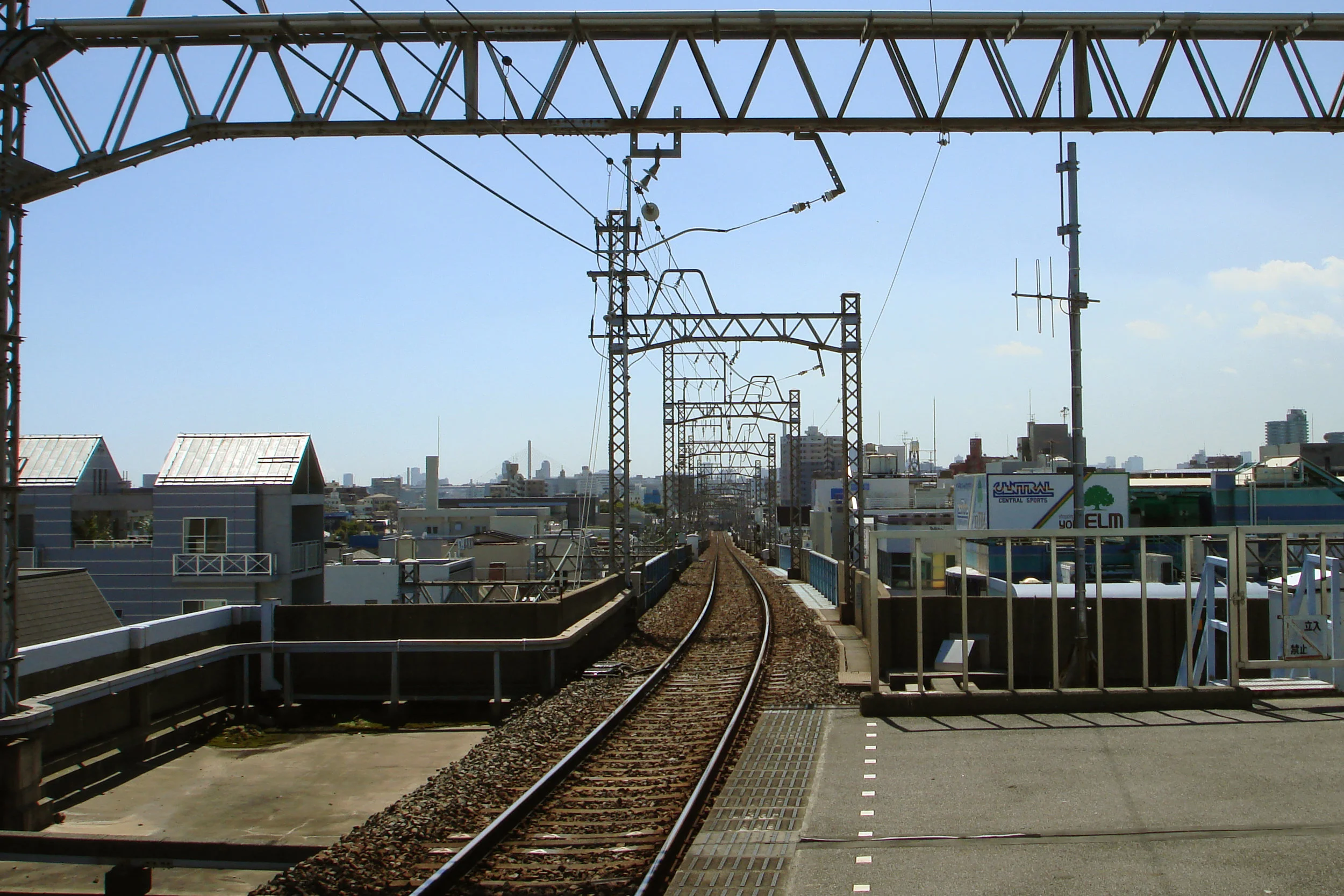 train tracks2.jpg