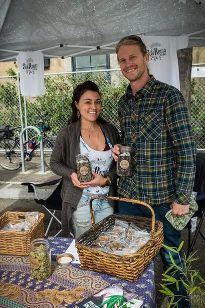 Farmers_market_growers.jpeg