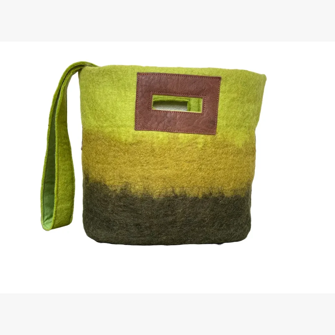 Obre Tote Dusty Forest.webp