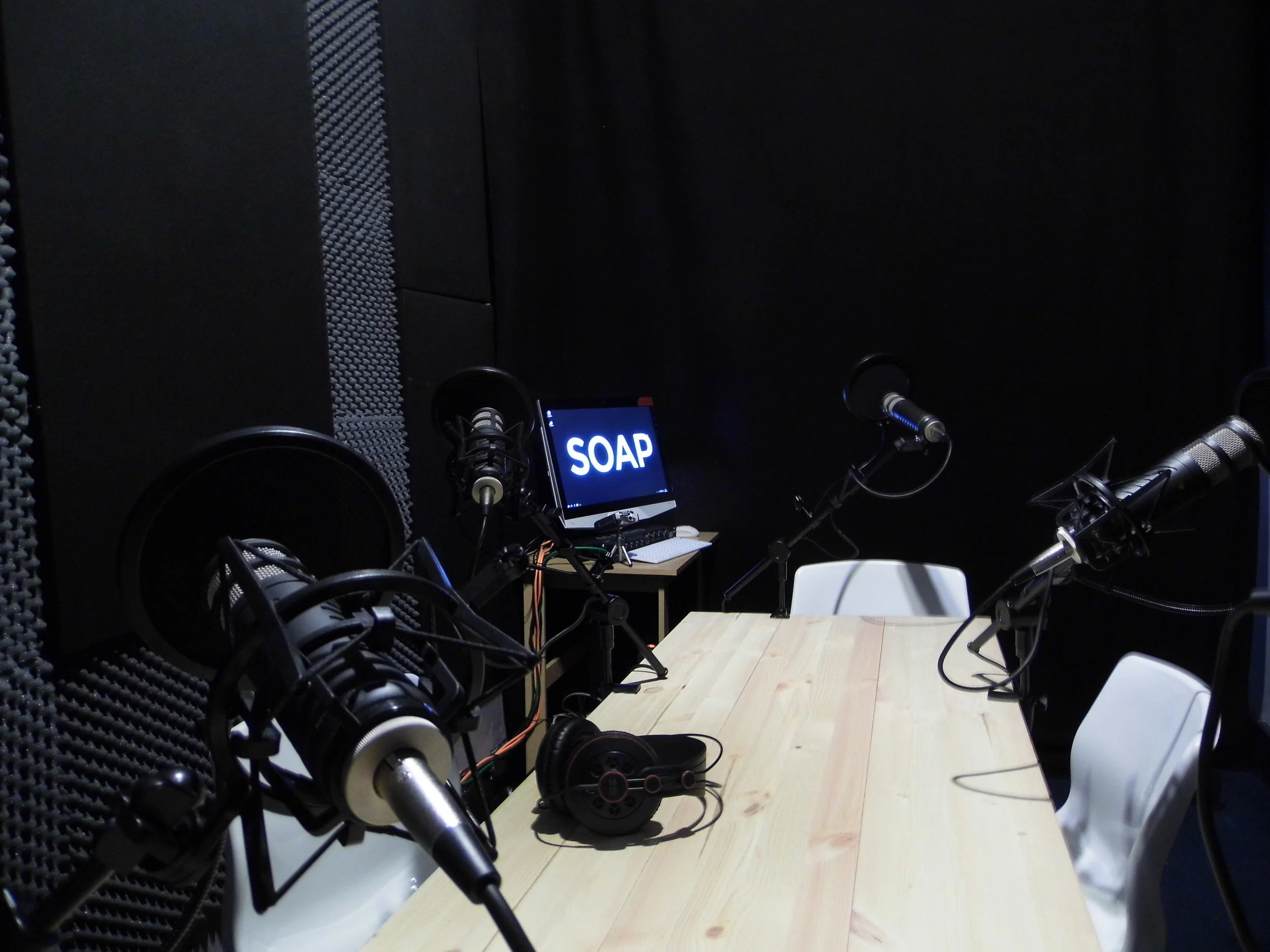 LONDON PODCAST STUDIO, PODCAST STUDIO HIRE, PODCAST EDITING SERVICE, PODCAST SUPPORT LONDON, VIDEO PODCAST