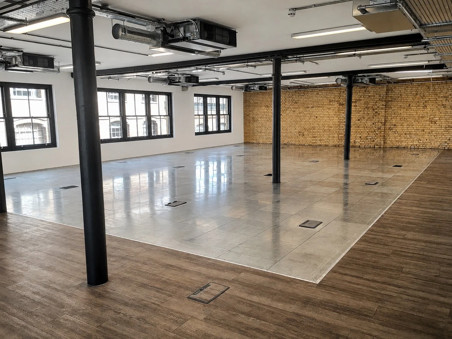 1563 - Shepherdess Walk - Photo 2.jpg