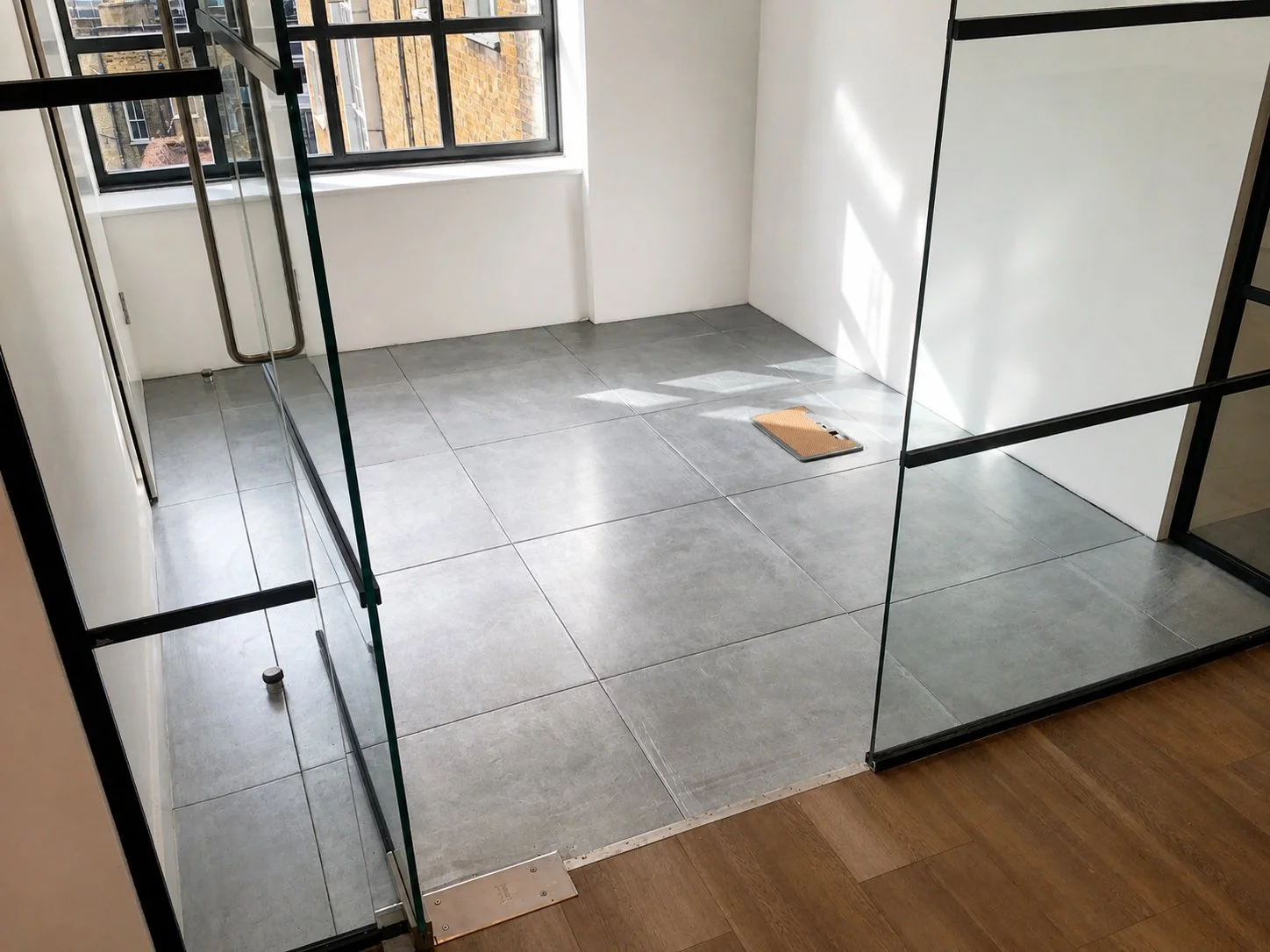 1563 - Shepherdess Walk - Photo 5.jpg