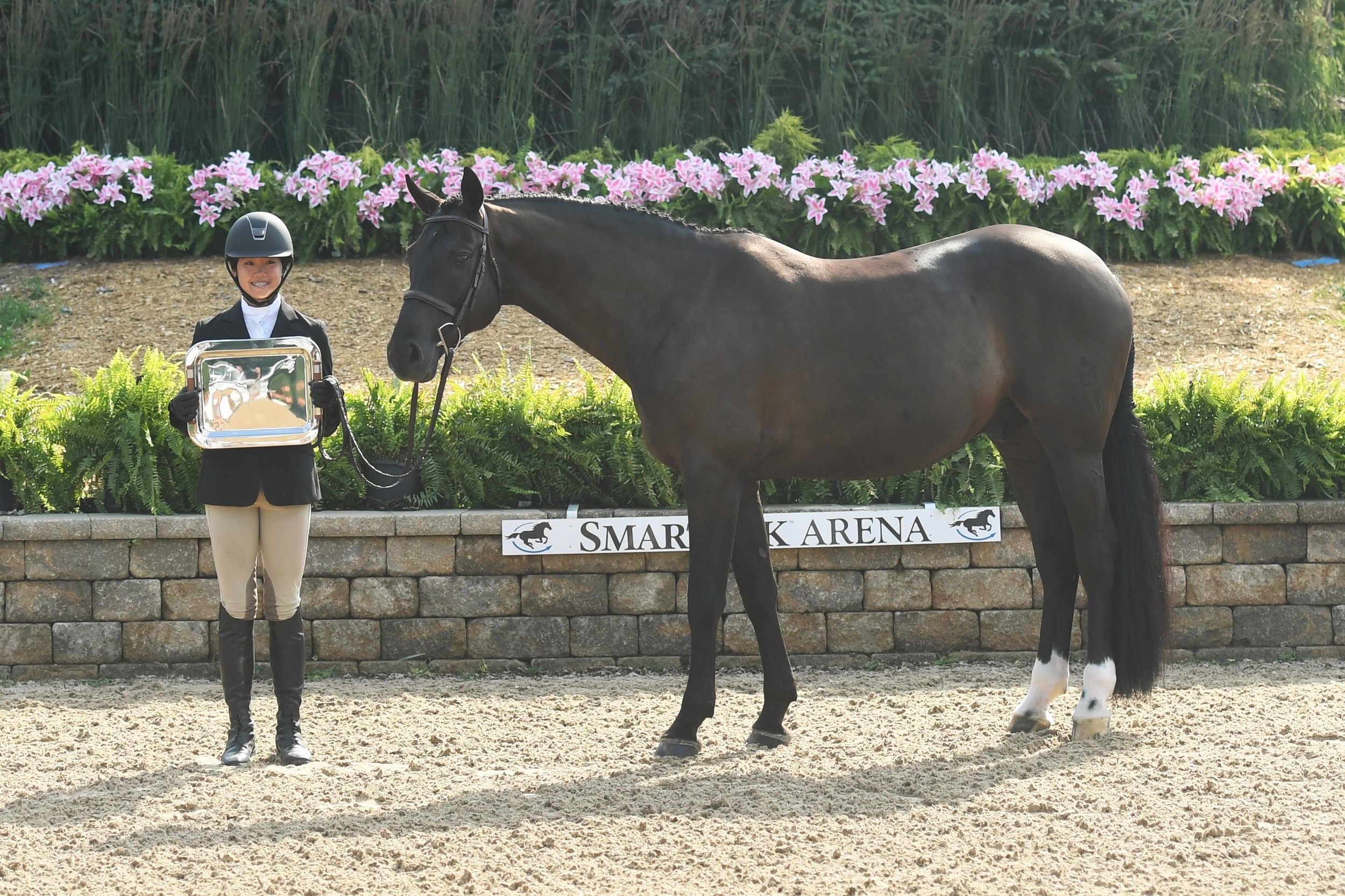 Photo by Andrew Ryback Photography High Point Junior Hunter Trophy Elizabeth Nestor and Covert 