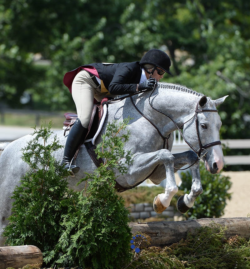 Tiffany Morrissey and Sebastian edged out Jennifer Alfano and Jersey Boy for the win of the $20,000 USHJA National Hunter Derby - Professionals. Photo by Anne Gittins Photography.