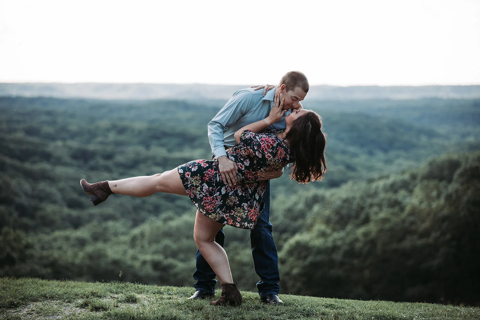 BrownCountyStateParkSummerEngagementPhotos-30.jpg