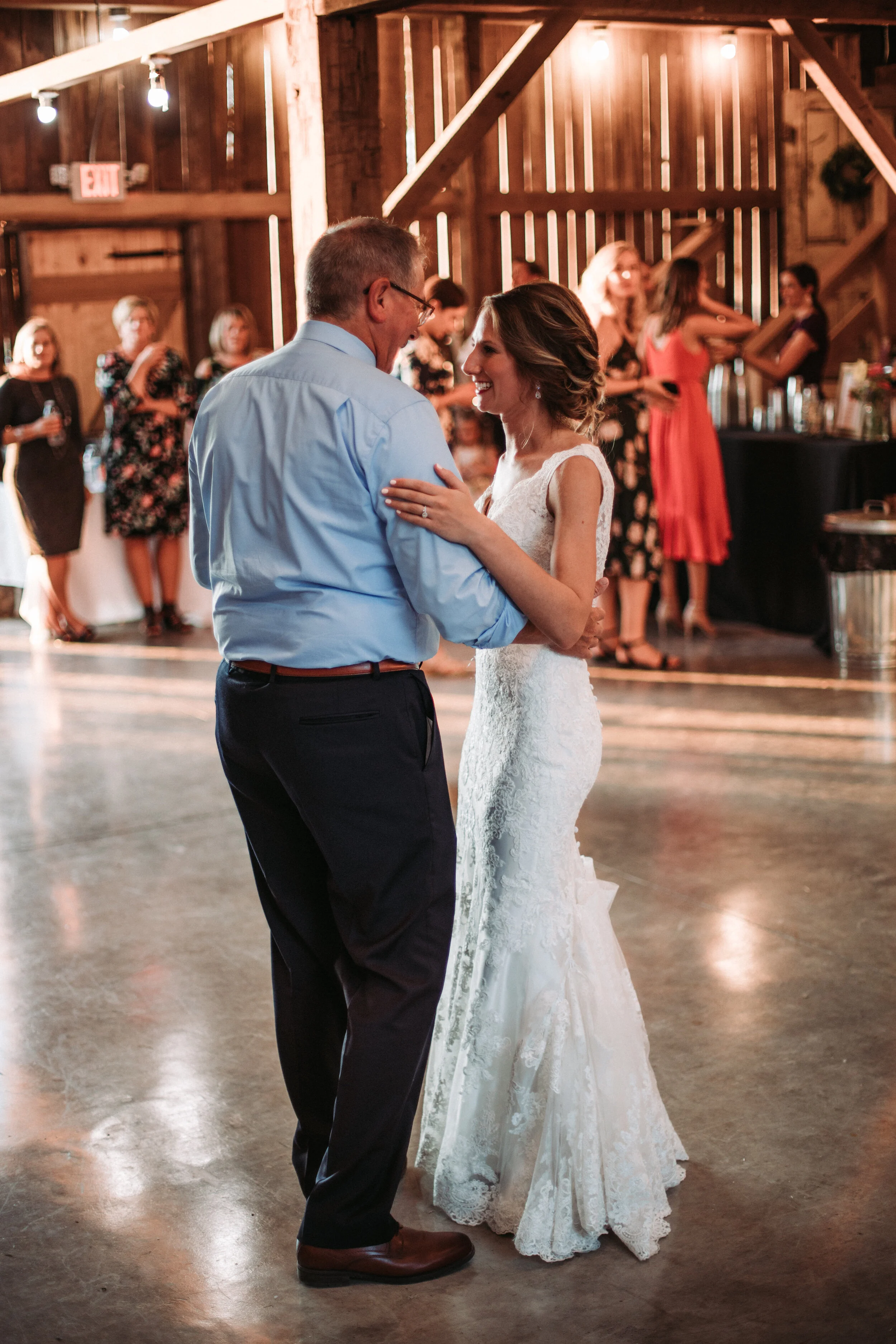 rustic_fall_barn_wedding_columbus_indiana-81.jpg