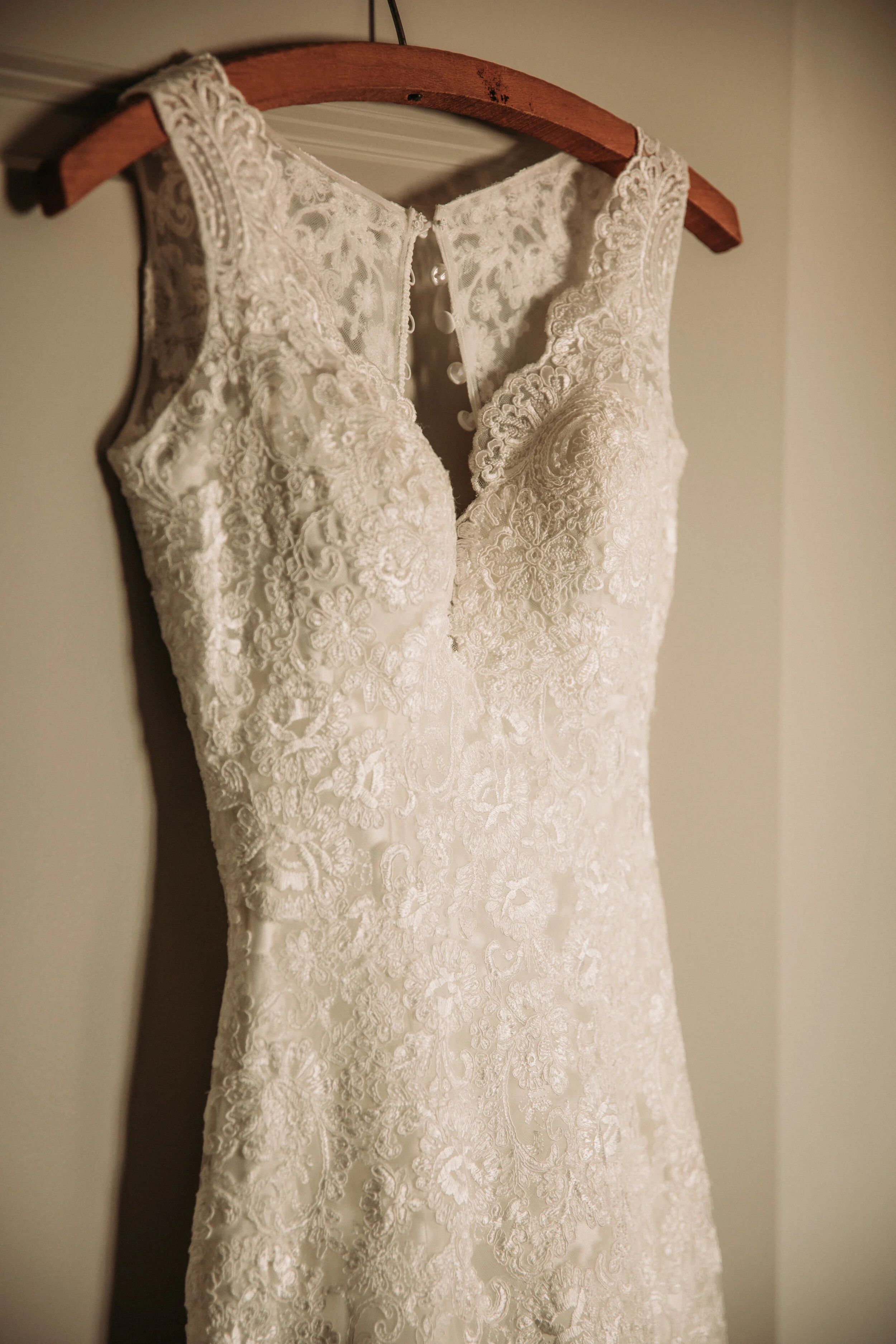 rustic_fall_barn_wedding_columbus_indiana.jpg
