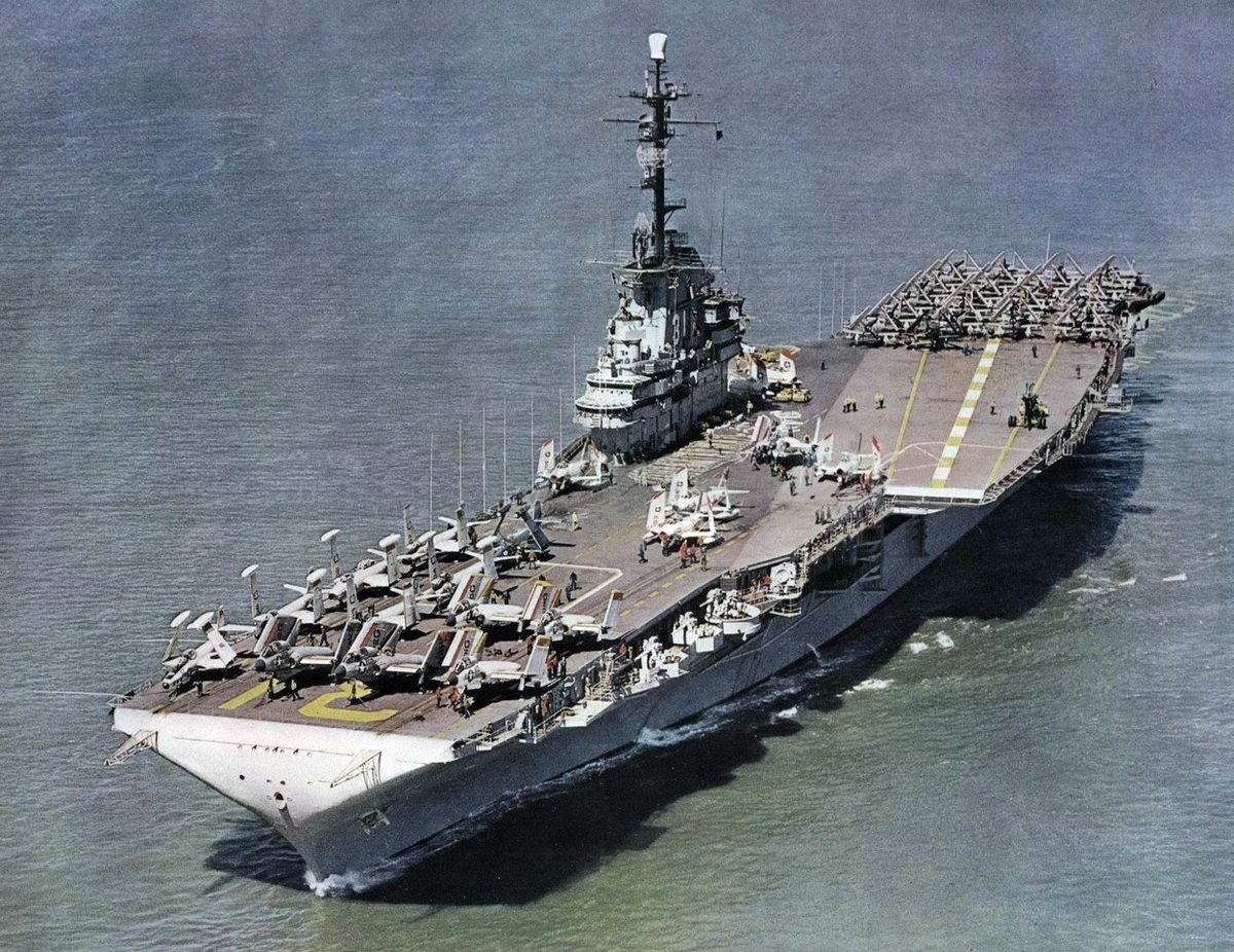 1200px-USS_Bon_Homme_Richard_(CVA-31)_underway_c1956.jpg