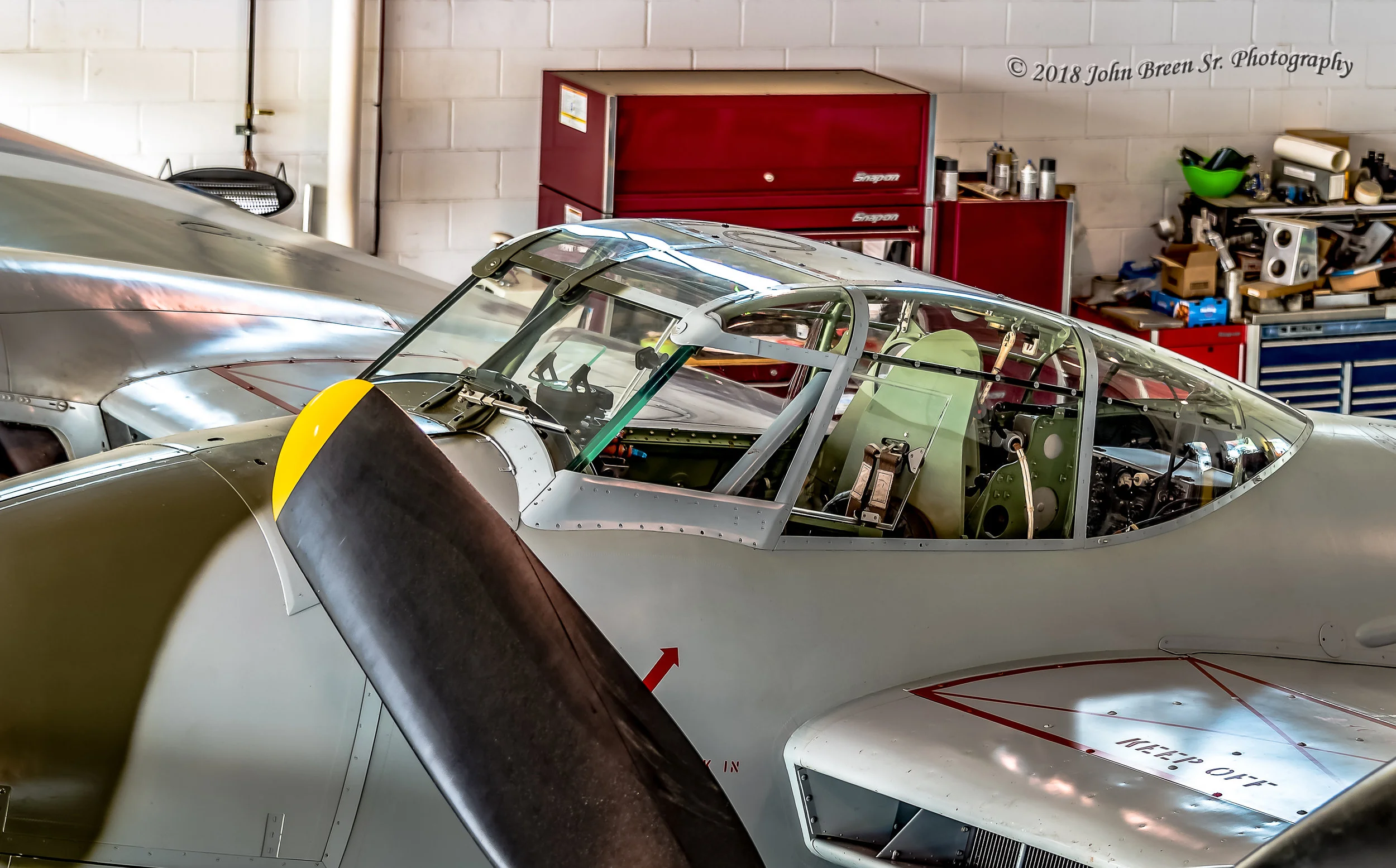 20180520-InsideHangarOnWing_2-2.jpg