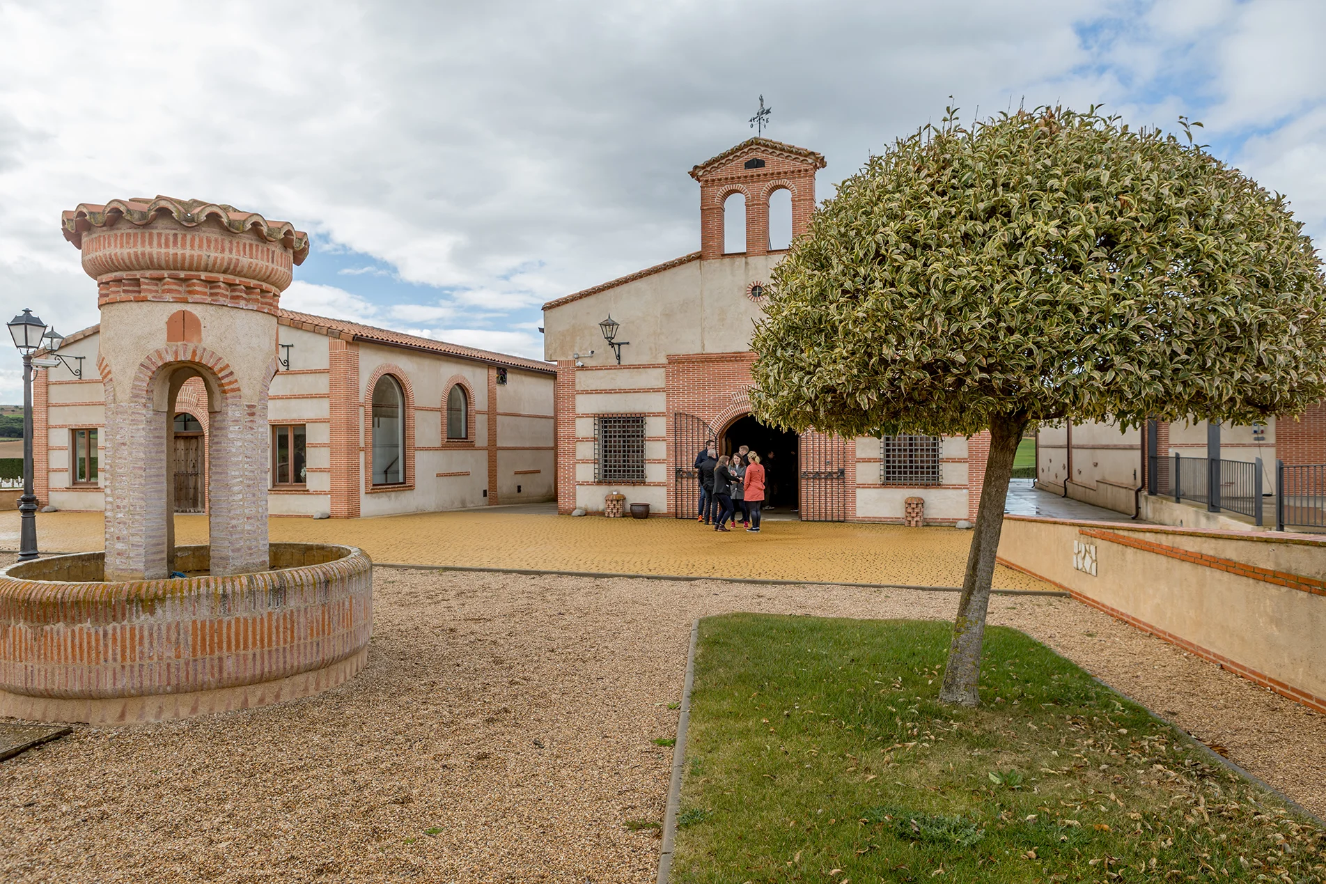 estates & wines ttt 2017 almaphotos-1101-4478_web.jpg