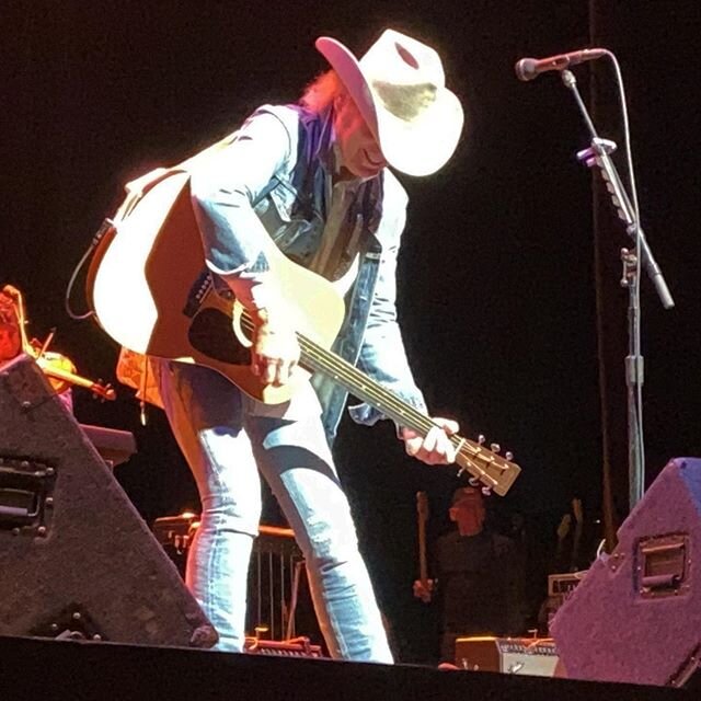 Bit of a religious experience with @dwightyoakam last night. We&rsquo;re at @highnoonmadison tonight for WI Americana fest with @frankmartinbusch @lostlakesofficial @milesnielsen1 and @fieldreportmusic - sounds start at 8:30! Xoxo