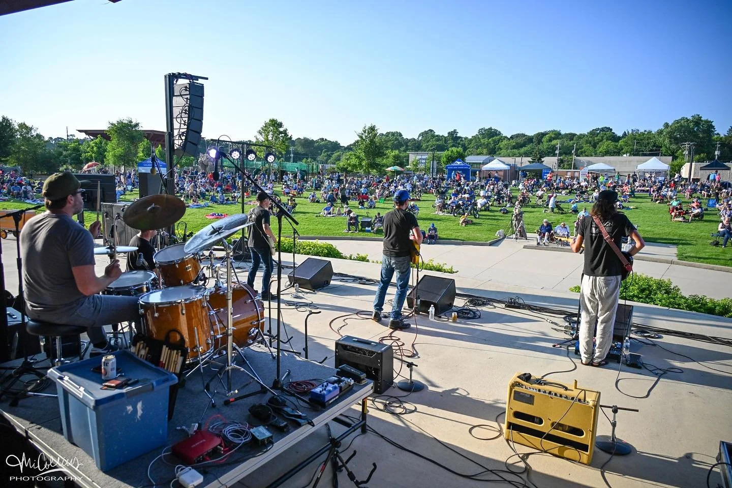 Such a great time out at @tosatonight and @_bvna this week! Couple weeks off here for the band then we&rsquo;re at @mileofmusicfest Aug 2-3. Xxoo 

📷: Mike Collins; @tyhelbachphotography