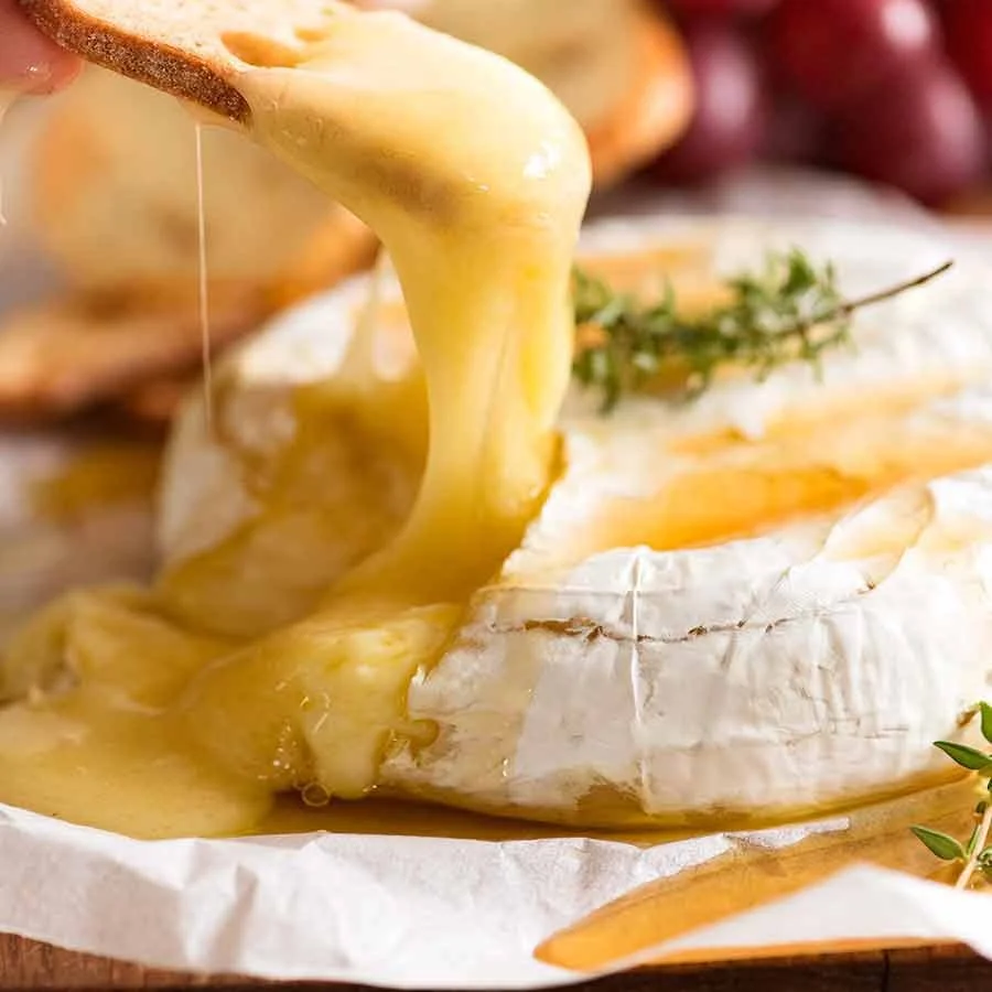 Baked-Brie_3-SQ.jpg