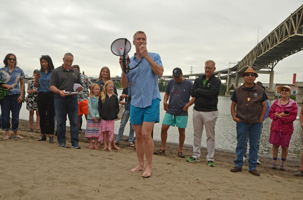  Portland Mayor Ted Wheeler kicks of the Poet's Beach First Splash between legislative sessions. 