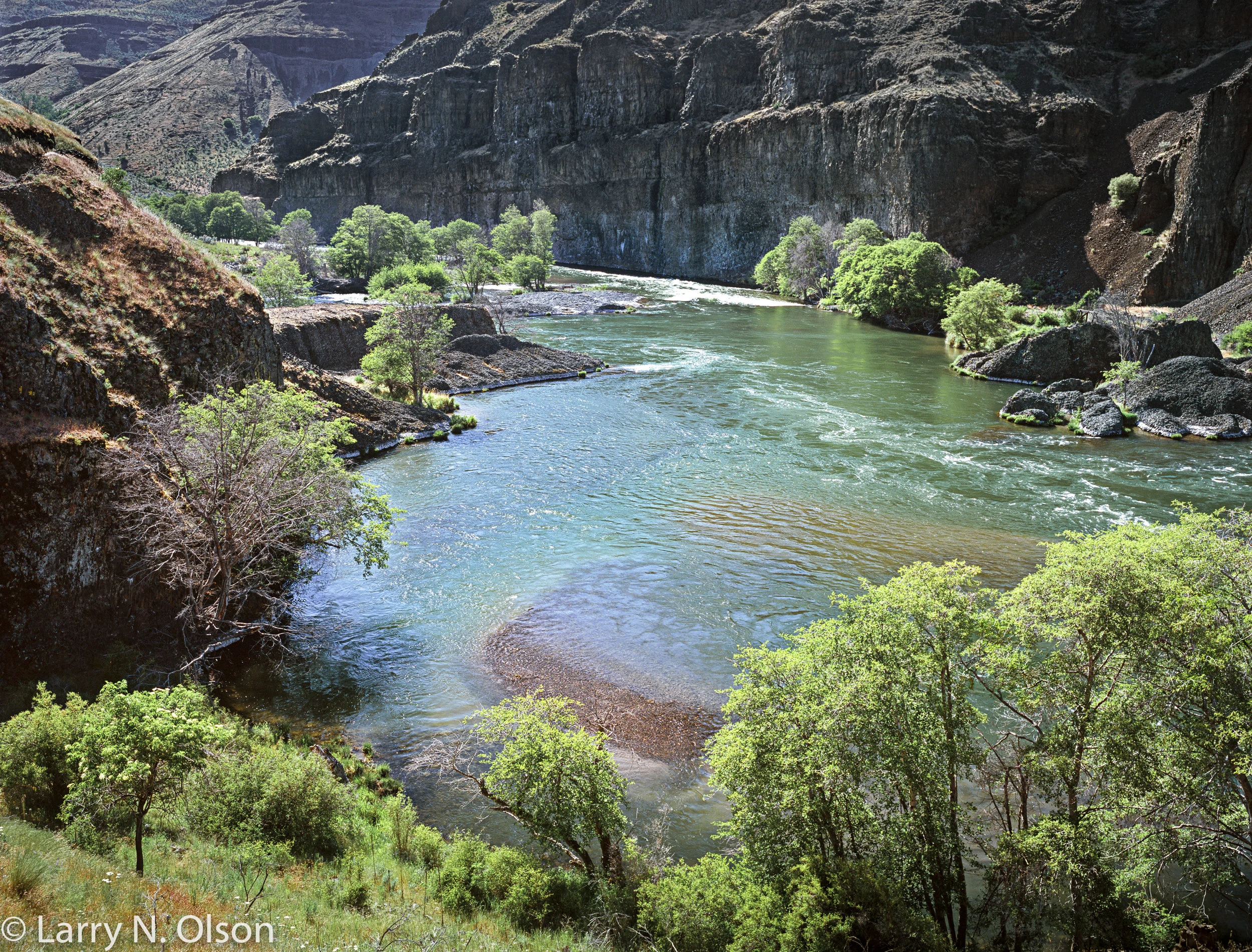“Deschutes River,” Photograph. Printed with permission on page 63 in Honoring Our Rivers Issue 18.