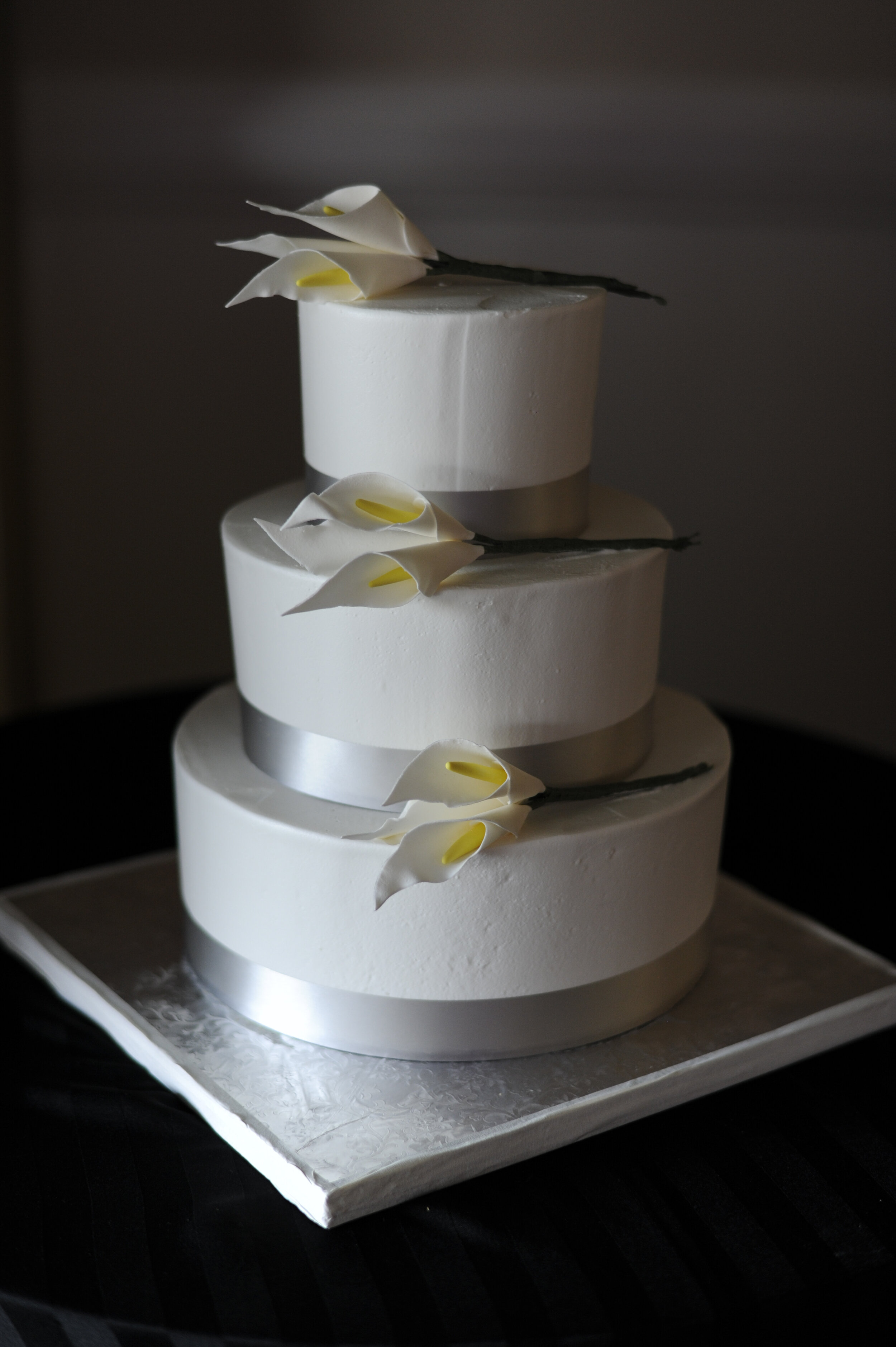 wedding cake bright.jpg