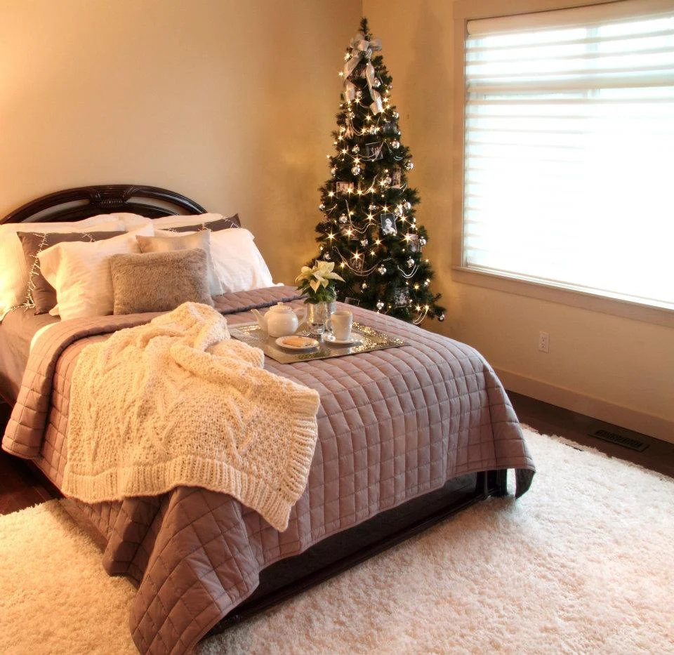 The owner's furniture lent to a "Hollywood Glam" style in the bedroom. Updated bedding & warm textures were added with a cosy throw and faux fur pillows.