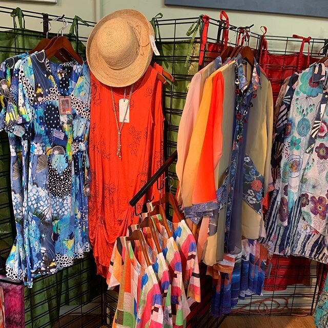 @silkroadwashpark has those vacation looks down! Even if you&rsquo;re just traveling to your own backyard! All clothes are 25% so go see our friends for resort wear savings! ☀️ 🏝