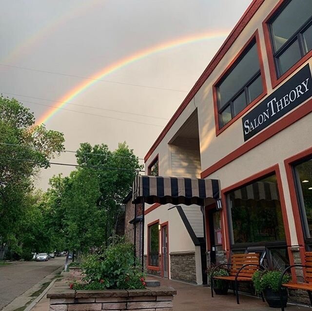 Beautiful snap from our friend @montoyahairdesigns ! 🌈 ❤️🧡💛💚💙💜