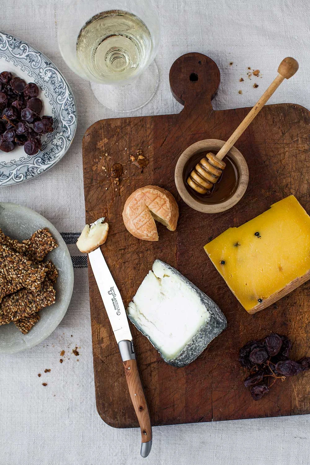 food_phootgraphy_cheese_board.jpg
